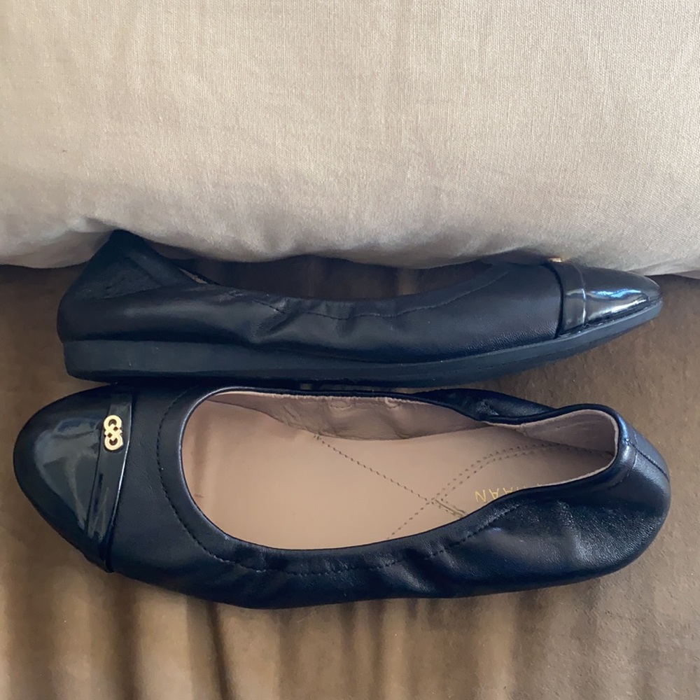 Cole Haan Flats Black on Black Leather Shoes 6.5 Ballet EXC COND